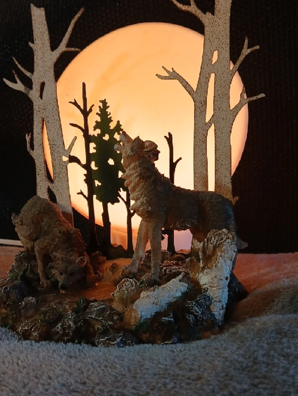 Lighted Wolf Diorama Outdoor Scene 2 Wolves Huge Lighted Moon
